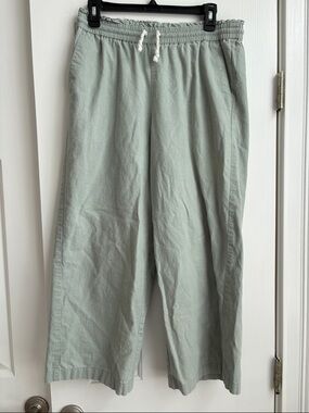 Women’s Relaxed Drawstring J Crew Linen Capri  in Sage Green